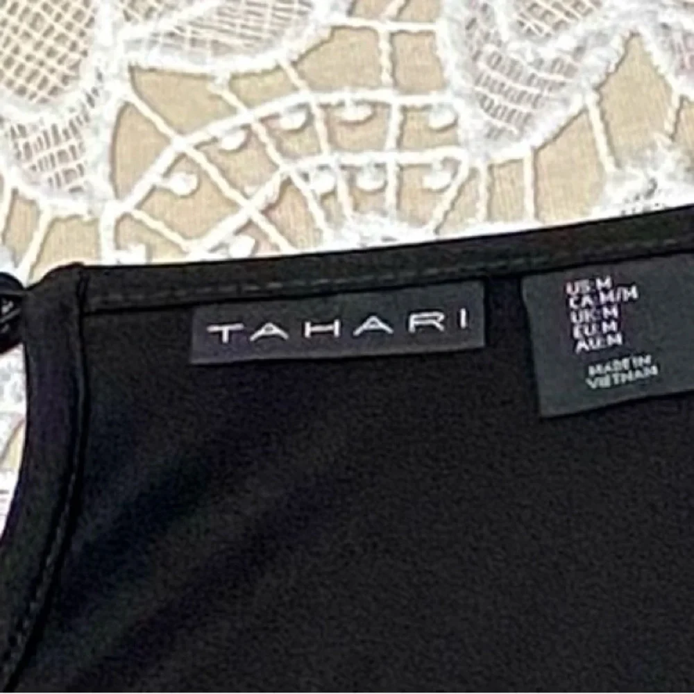 🌸CLEARANCE - Tahari Blouse - C4🖤